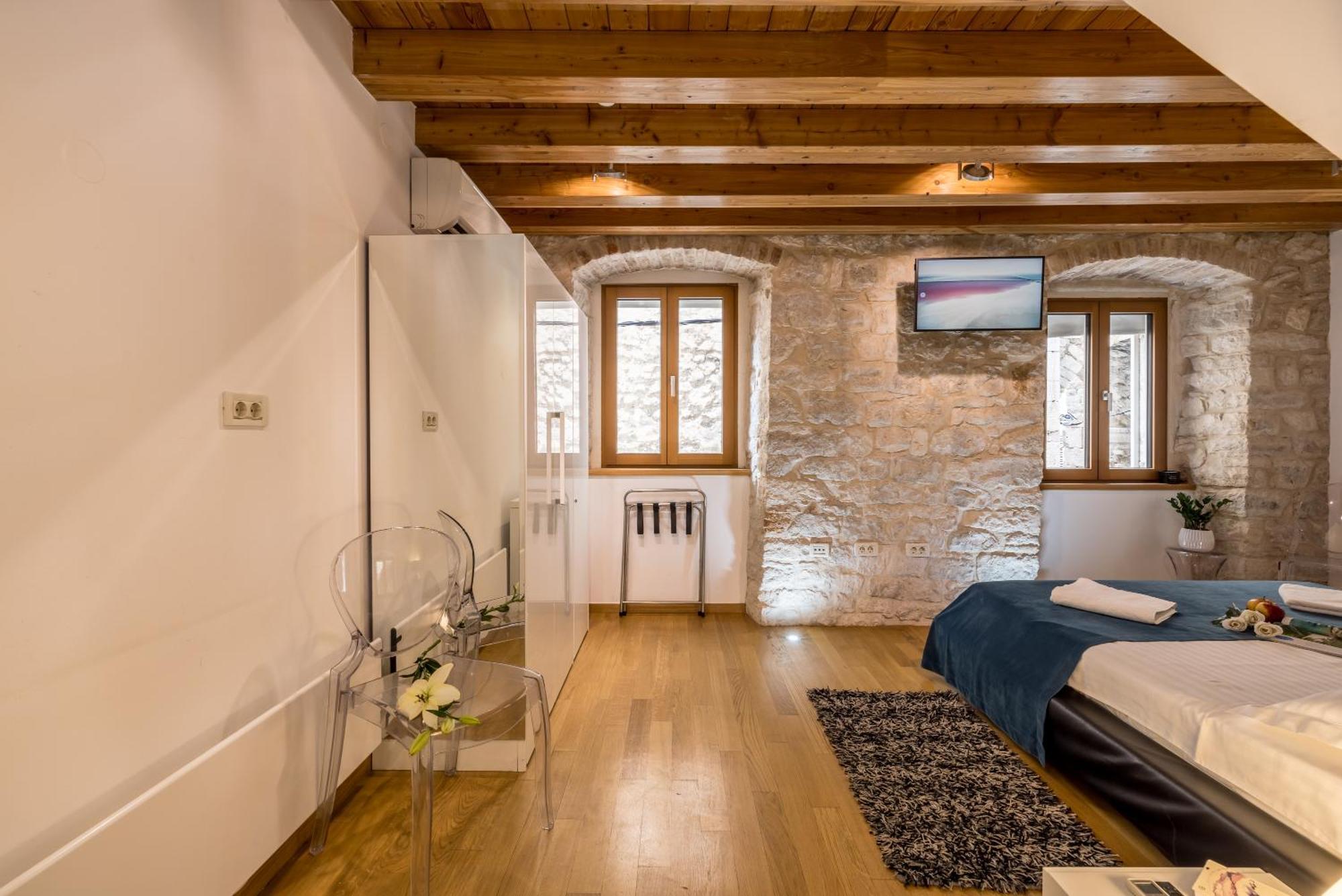 Villa Marta - Stone House In The Center - Split Bagian luar foto